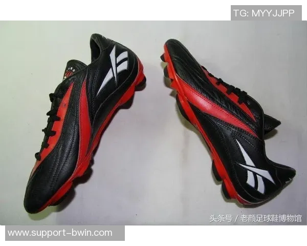 水星足球鞋的魅力与性能解析助你在球场上尽显风采