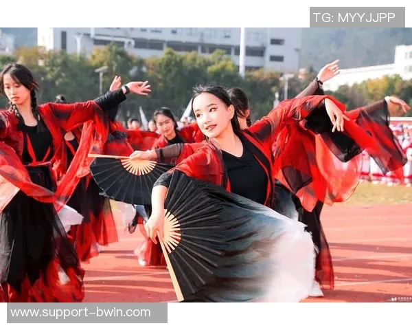 舞蹈与足球的完美结合宝贝们在音乐中展现青春活力与激情魅力